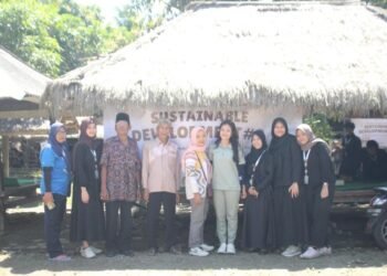 Delegasi PCD SD#2 Bersama Dokter dari Pustu di Desa Sukarara