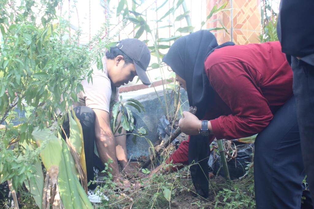 Penanaman Bibit Pohon di Desa Sukarara, Langkah Nyata Wujudkan Kelestarian Lingkungan 2 IMG 8723 min