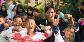 Muhamad Rehan Syah (Berbaju hitam)/Ketua BEM P PPKN UNJ (Dok: Panitia)