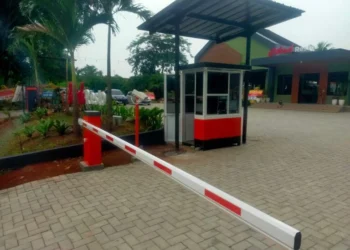 Dari Palang Manual ke Sistem Digital: Mengapa Palang Parkir MSM Makin Banyak Dibicarakan 50 Palang parkir seietm semi manles dan cashless 1 768x576 2