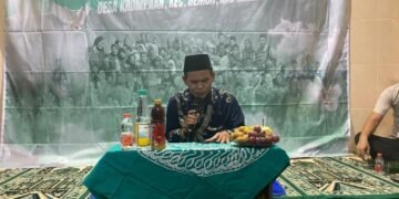 KH. Mudhafir pengisi tausiyah "Moderasi Beragama" pada malam perpisahan mahasiswa KKN Moderasi Beragama Posko 07 UIN Walisongo pada Selasa, (26/8).