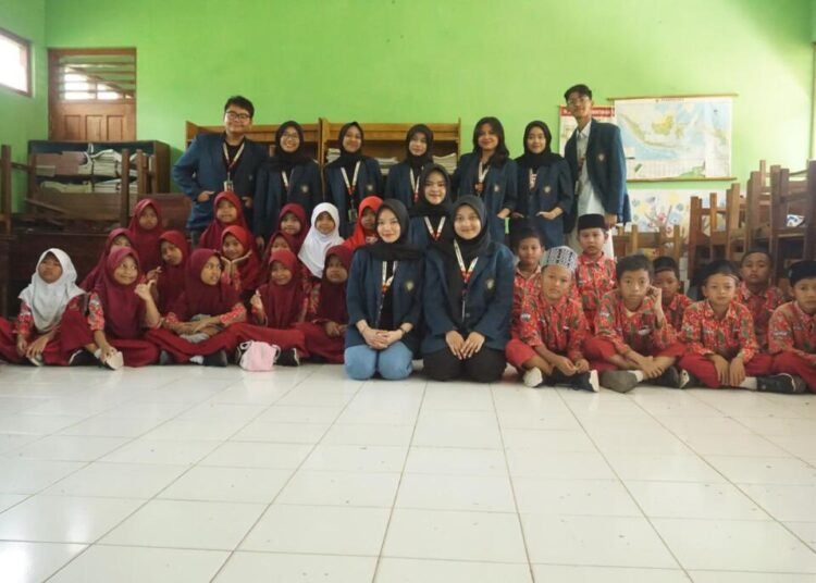 Foto Bersama Siswa-Siswi Kelas 4 dan 5 SDN NGRAYUDAN 01