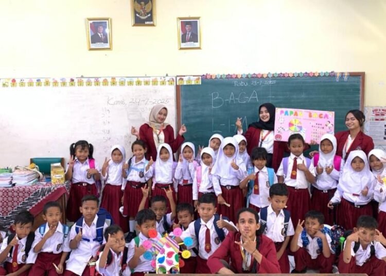 Foto Bersama Siswa-Siswi Kelas 1 SDN Pondok