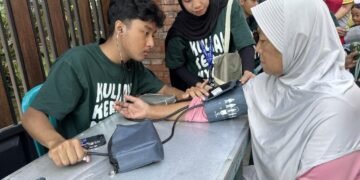 Potret saat pelaksanaan cek kesehatan gratis pada warga lingkungan Rekesan saat 17 Agustus