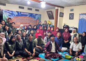 Foto bersama setelah pamitan bersama warga Rekesan