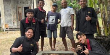 Oleh mahasiswa PMM UMM kelompok Simankuy (Pembuatan Tempat Sampah Desa Siman (sumber : dokumentasi kelompok Simankuy PMM UMM))