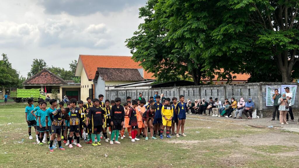 Menorehkan Prestasi di Turnamen Mini Soccer Kecamatan Candi 2025, SD MICA Borong Juara 3 2 WhatsApp Image 2025 08 28 at 14.14.21