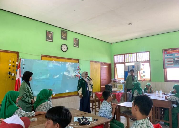 KKN PINTAR UNUGIRI Kelompok 37 Adakan Sosialisasi Stop Bullying di SDN Malingmati 2 46 Pemateri