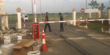 palang parkir bandara radininten