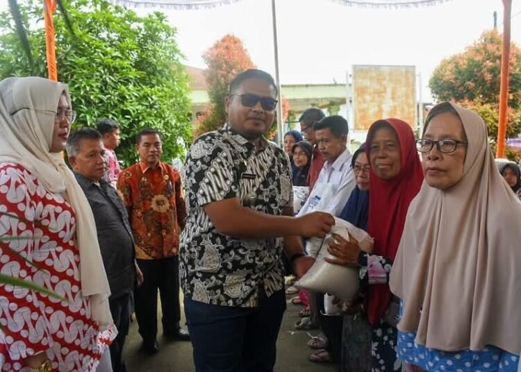 Camat Padang Hilir: Siap Terima Kritikan dan Masukan 46 FB IMG 1758874112147