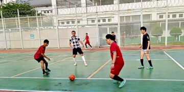 Olahraga Jadi Sarana Pembinaan, WBP Lapas Bengkulu Antusias Bermain Futsal di Lapangan Serbaguna.