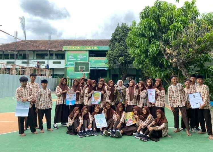 Meningkatkan Kreativitas Siswa Melalui Model PjBL dalam Pembuatan Poster di Kelas VIII A MTsN 6 Bantul 46 Gambar WhatsApp 2025 09 25 pukul 04.00.04 34d08cc6