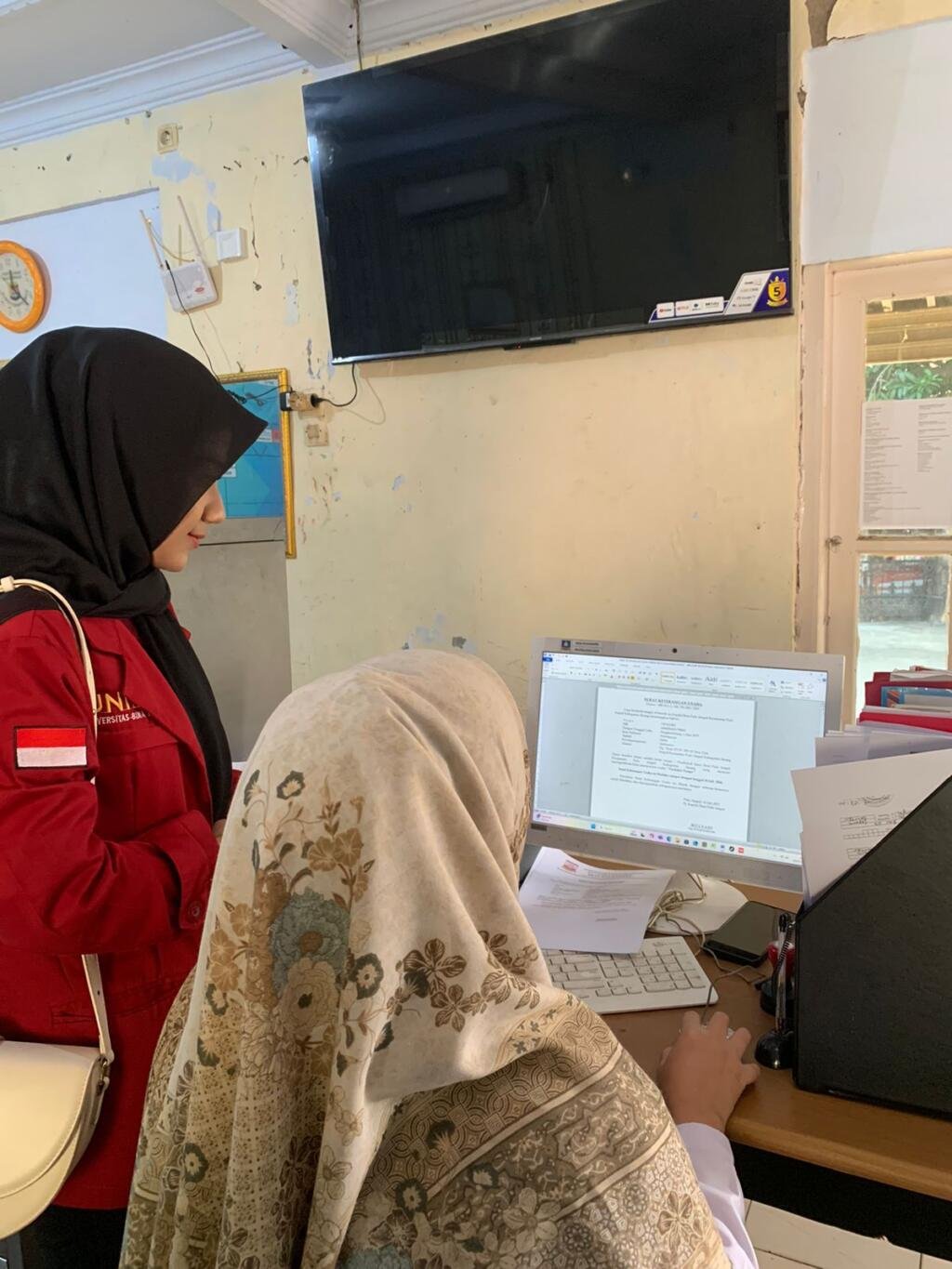 Mahasiswa KKM Kelompok 84 UNIBA Bantu UMKM Dapur Tempe Teh Neng Go Digital 47 IMG 20250716 WA0012