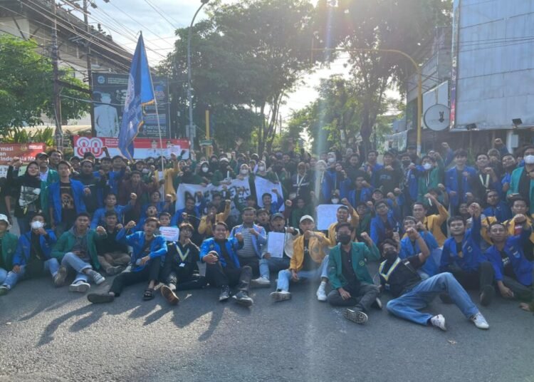 Pengurus Cabang PMII Lamongan bersama Aliansi BEM Joko Tingkir Lamongan