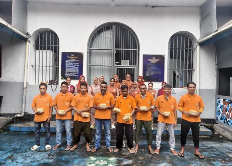 Anjangsana DWP Lapas Bandanaira : Warga Binaan Terima Bantuan dan Motivasi 46 IMG 20250906 WA0034