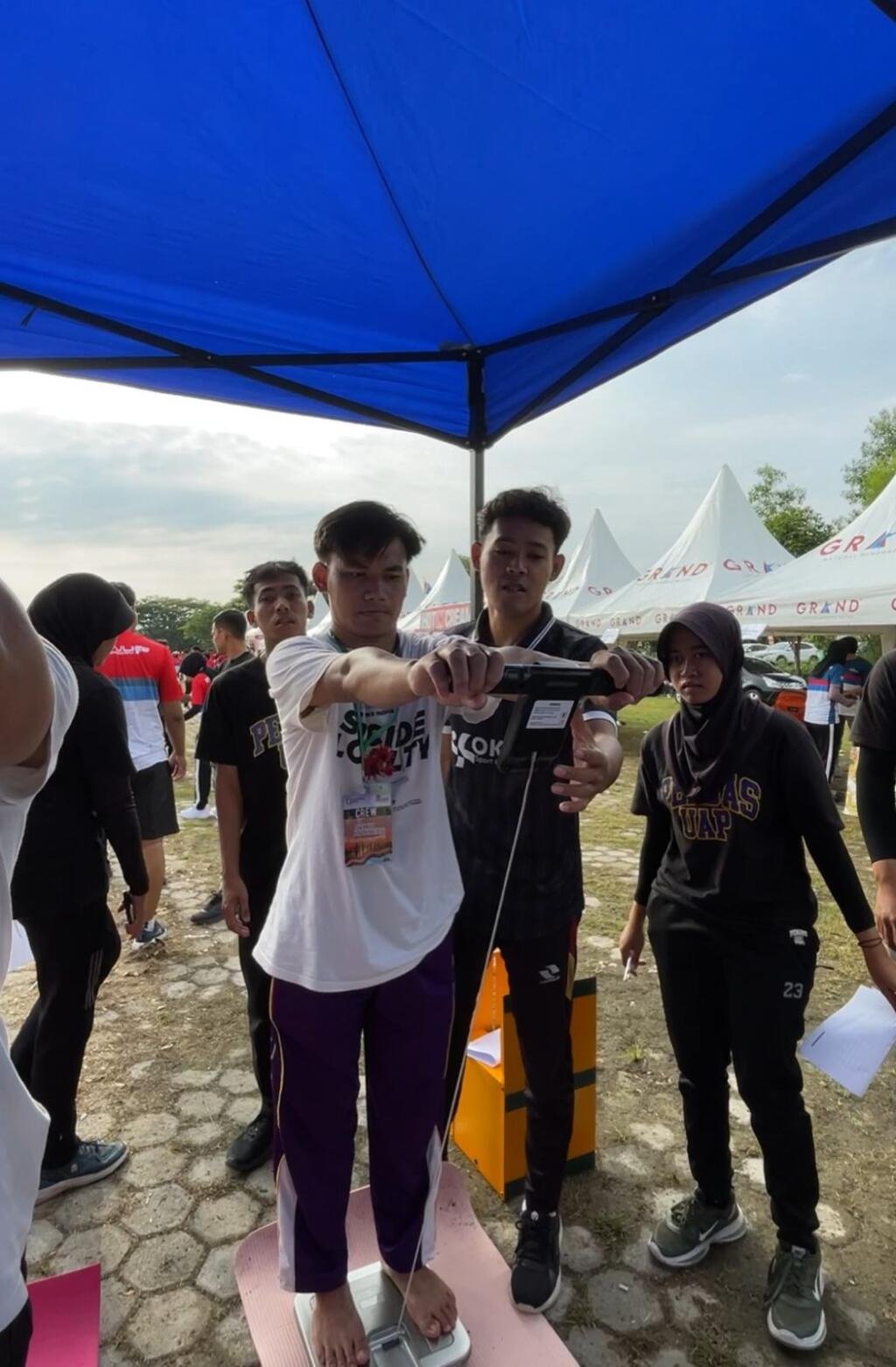 Dosen dan Mahasiswa Prodi S1 Penjas UAP Gelar Layanan Kesehatan di Sewu Run 2025 47 IMG 20250907 WA0018