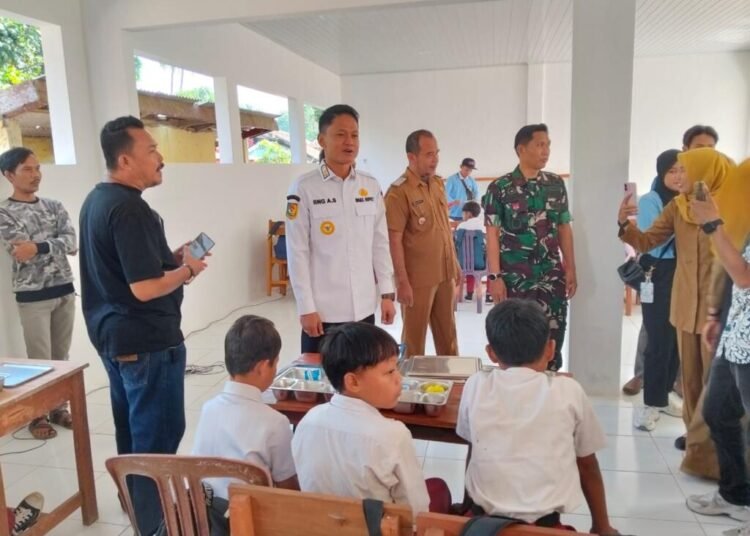 Danramil 0111/Pagelaran Dampingi Wakil Bupati Pandeglang Launching Program Makan Bergizi Gratis di SDN Bama 2 46 IMG 20250908 WA0185