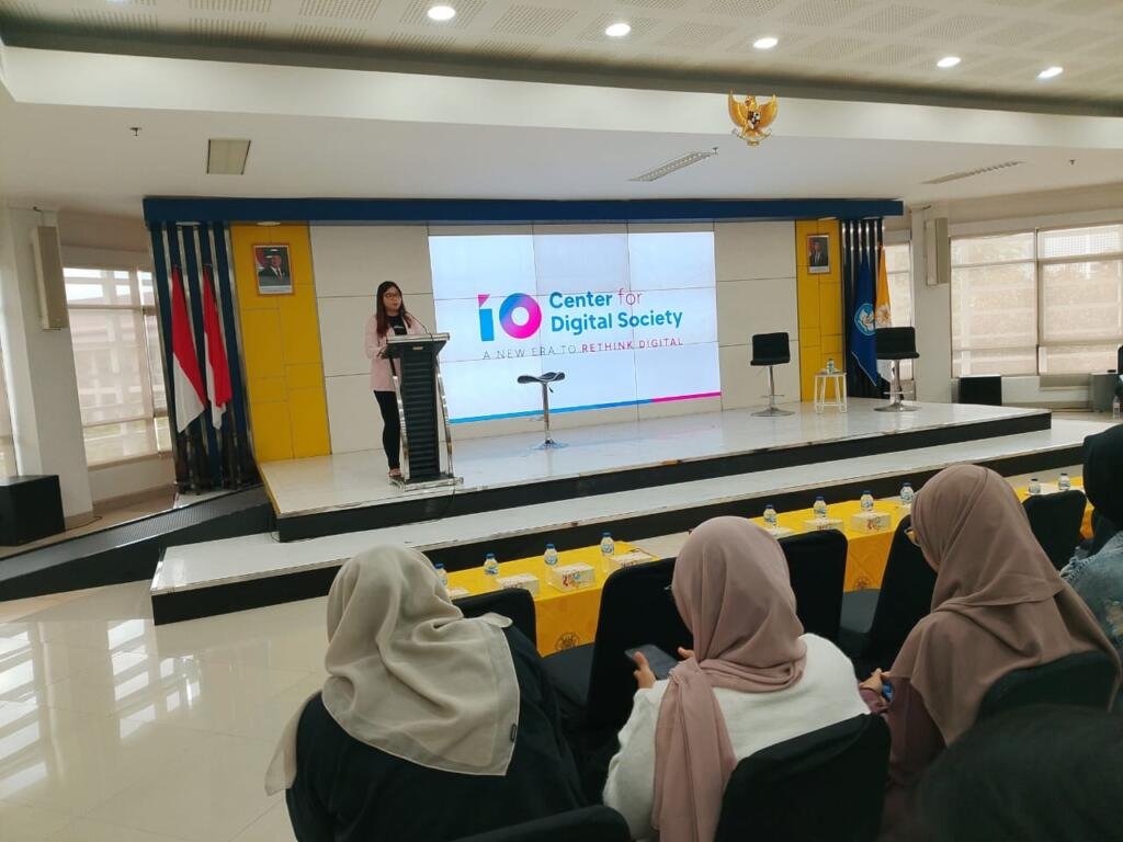 Sekretaris Eksekutif CfDS, Syaifa Tania, dalam sambutannya (Doc : Yusuf)