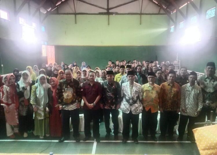 Anggota DPRD Provinsi Jawa Barat Drs. H. Yod Mintaraga, M.PA., Gelar Sosperda RPPLH Bersama PGRI Pagerageung 50 IMG 20250912 WA0095
