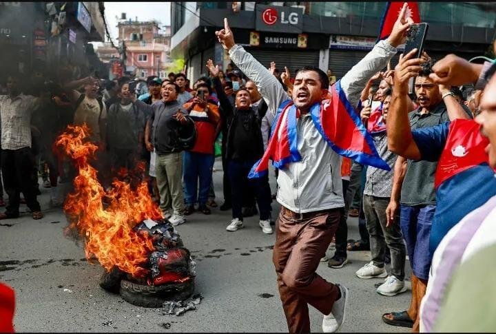 Jejak Media Sosial di Balik Kerusuhan: Dari Nepal hingga Indonesia 47 Protes di Nepal (Foto Bloomberg)