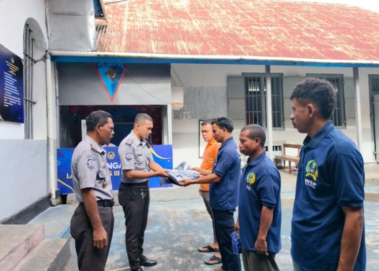 Seragam Baru, Semangat Baru : Lapas Bandanaira Bagikan Pakaian Khusus bagi Warga Binaan Tamping 46 IMG 20250923 WA0004 2