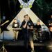 Kapolres Barru, AKBP Ananda Fauzi Harahap, S.I.M., M.H., turut bernyanyi di panggung Kabar Fest 2025 sebagai bentuk dukungan nyata untuk UMKM lokal.