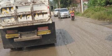 Truk pasir