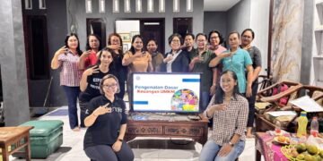 Dosen pendamping berfoto bersama anggota PRB sebagai bagian dari program hibah Kemensaintek 2025 di Desa Rejoagung, Jember