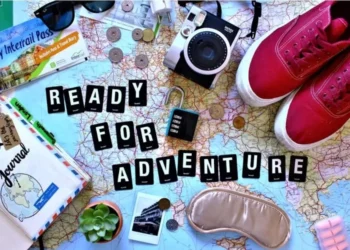 Ilustrasi Traveling Gen Z 1838049612