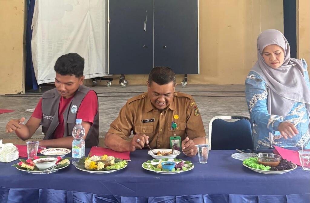 Mahasiswa KKN UNIVRAB Gelar Perlombaan Membuat Roti Jala Bersama Ibu-Ibu di Desa Lubuk Sakat 47 WhatsApp Image 2025 09 08 at 20.17.15 9e23e90f
