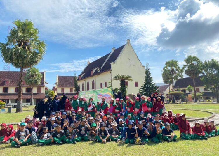Belajar Sejarah dari Benda Peninggalan Sejarah, Rombel 2 SDIT Al-Fadiyah Lakukan Field Trip di Benteng Rotterdam 46 WhatsApp Image 2025 09 10 at 13.39.59 2