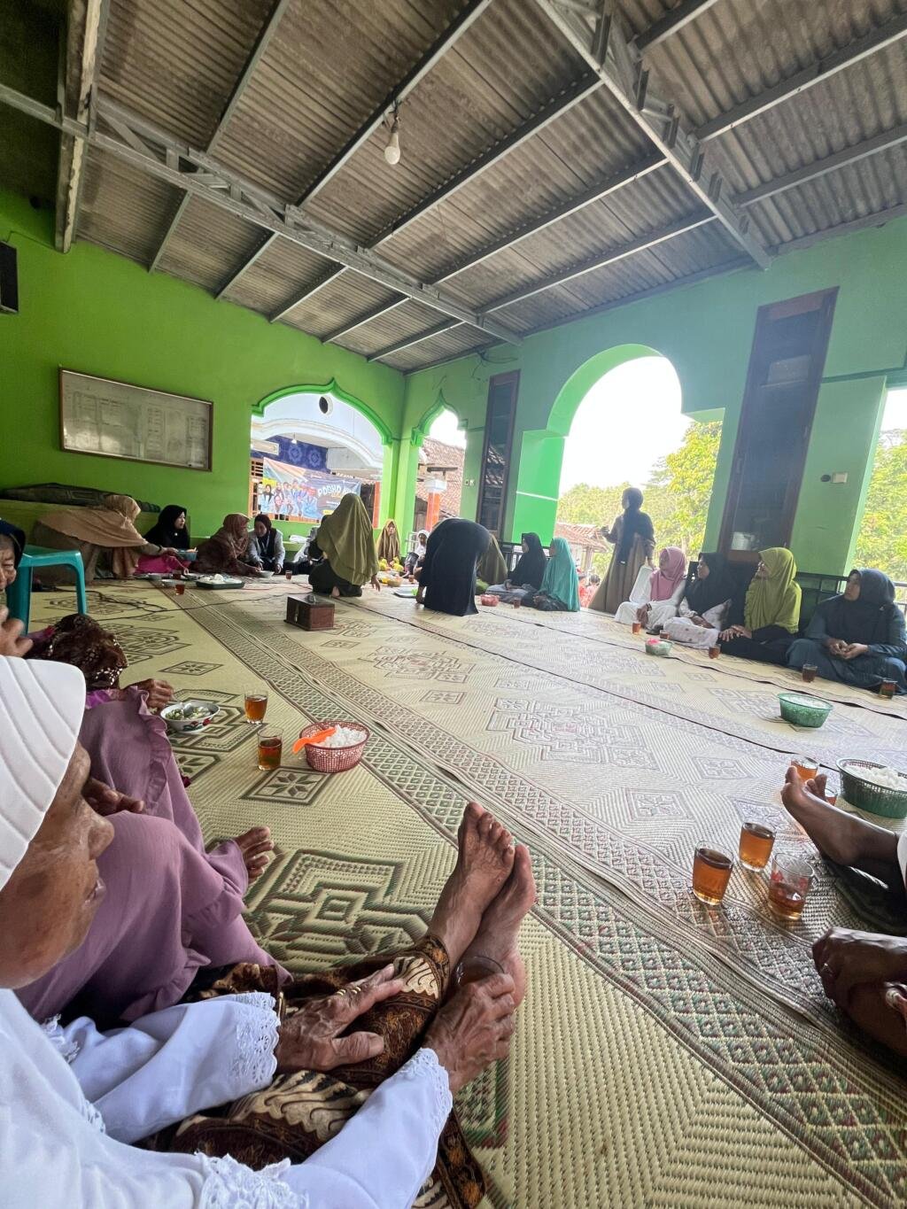 Menguatkan iman dan ukhuwah: peran pengajian rutin ibu-ibu dalam membentuk masyarakat religius 48 WhatsApp Image 2025 09 11 at 02.04.44 2223ce14