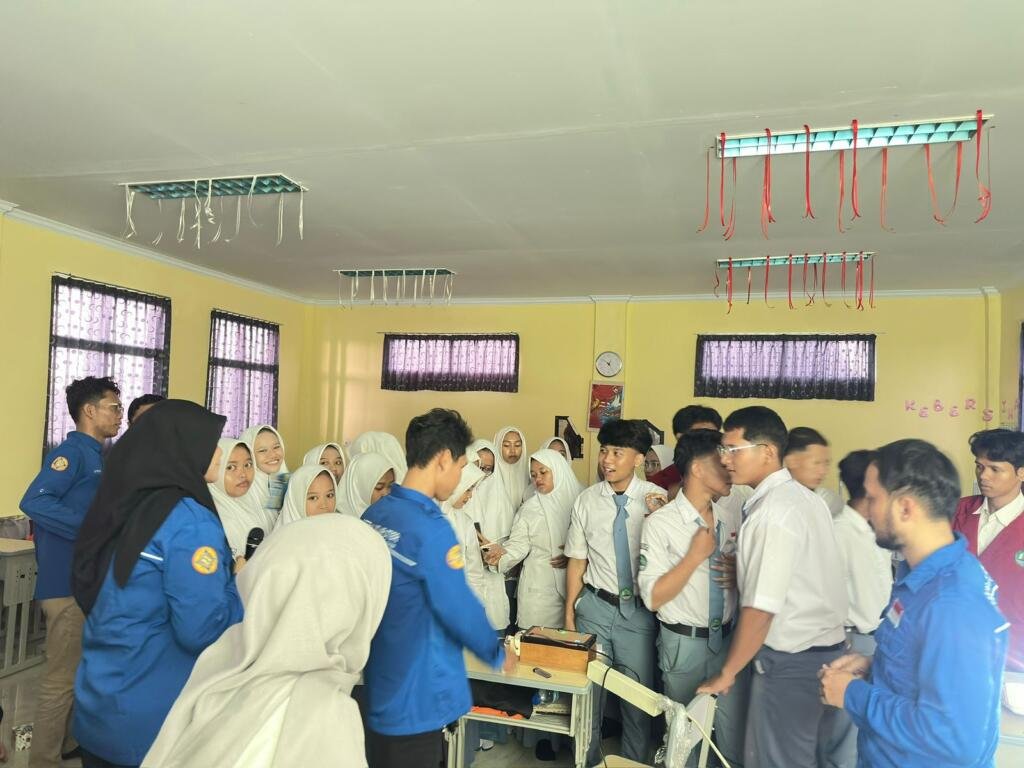 Mahasiswa Universitas Pamulang (Kota Serang) Gelar PKM di MAN 1 Kabupaten Serang, Kenalkan Sistem Peringatan Dini Kebakaran Berbasis IoT 47 WhatsApp Image 2025 09 11 at 10.48.29 eb4e0c90