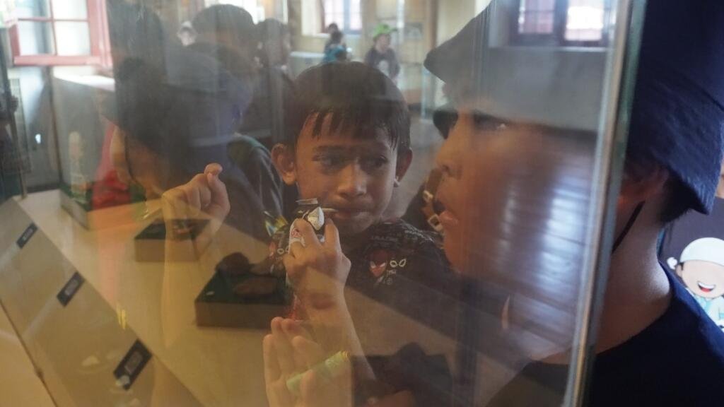 Belajar Sejarah dari Benda Peninggalan Sejarah, Rombel 2 SDIT Al-Fadiyah Lakukan Field Trip di Benteng Rotterdam 48 WhatsApp Image 2025 09 11 at 14.47.11 1