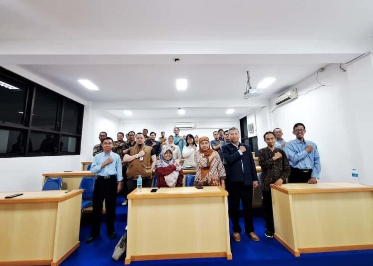 Kebersamaan dalam Keberagaman, Welcome Party S2 MIST UMSIDA Hadirkan Dekan, Dosen, dan Mahasiswa 46 WhatsApp Image 2025 09 23 at 06.10.02