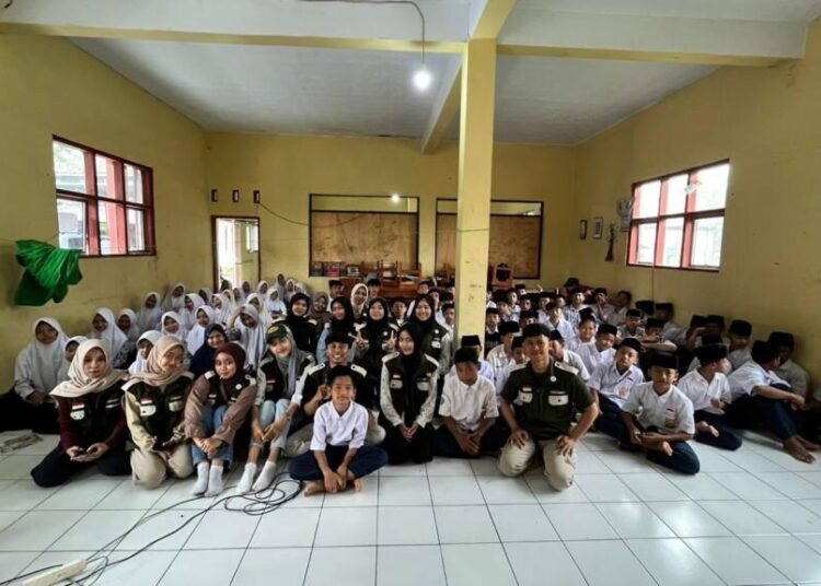 Mahasiswa KKN PMM Umtas Edukasi Siswa untuk Pencegahan Stunting di Wilayah Kelurahan Ciherang 46 WhatsApp Image 2025 09 25 at 13.54.12