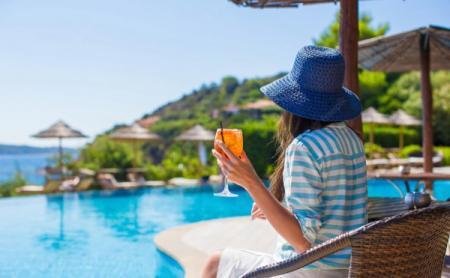Staycation dan Pertemanan: Saat Healing Berubah Jadi “Toxic Gratisan” 46 healing dengan staycation