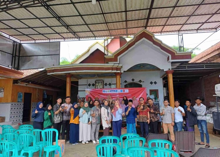 FH UTM dan KKBH FH UTM Jalin Kerja Sama dengan Pemerintah Desa Tlomar, Tanah Merah 46 FH UTM