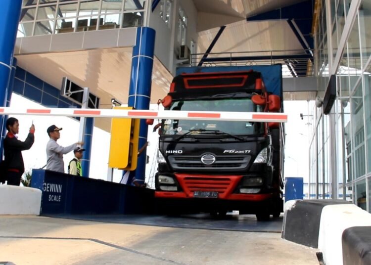 MSM Parking Group Resmi Luncurkan Palang Parkir Otomatis Terintegrasi Jembatan Timbang — Kontrak Rp 4,4 Miliar di Kalimantan dan Sumatera! 46 palang parkir otomatis terintegrasi jembatan timbang, palang parkir otomatis, MSM Parking Group, digitalisasi timbangan sawit, jembatan timbang digital Indonesia, otomasi perkebunan kelapa sawit, palang parkir Indonesia, barrier gate Ultra Guard, PT MSM Tiga Matra Satria, teknologi otomasi industri nasional.