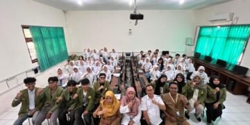 Foto bersama setelah kegiatan sosialisasi berlangsung
