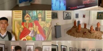 Pengunjung melihat karya fotografi dan ilustrasi dalam Pameran “Inovasi Berbicara” di Collie Pakue Art, Fakultas Seni dan Desain Universitas Negeri Makassar (UNM).