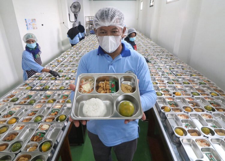 Dapur Rakyat atau Dapur Birokrasi? Kontroversi di Balik Program Makan Bergizi Gratis 46 896716 1200 1