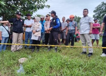 Bupati Pandeglang Tinjau Lokasi Tenggelamnya Dua Anak di Sungai Ciliman dan Kunjungi Rumah Duka 46 Bupati Pandeglang meninjau lokasi tenggelamnya dua anak di Sungai Ciliman, Desa Karyasari, Kecamatan Sukaresmi, didampingi BPBD, Forkopimcam, dan relawan.