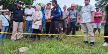 Bupati Pandeglang Tinjau Lokasi Tenggelamnya Dua Anak di Sungai Ciliman dan Kunjungi Rumah Duka 30 Bupati Pandeglang meninjau lokasi tenggelamnya dua anak di Sungai Ciliman, Desa Karyasari, Kecamatan Sukaresmi, didampingi BPBD, Forkopimcam, dan relawan.