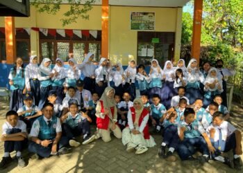 KKN Prestasi Gel. 114 di Kelurahan Tamalanrea melakukan Proker Edukasi K3 JA-KEMAS (Jajanan Aman & Kenali Bahan Kimia di Sekolah)