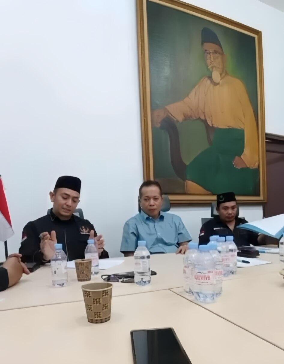 Suasana rapat Perisai Syarikat Islam saat pembentukan Koperasi Perisai SI. (Dok. Istimewa)