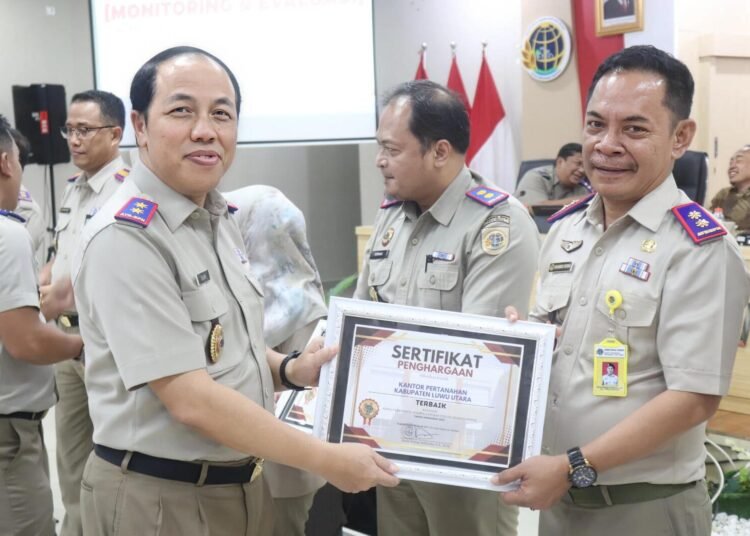 Monitoring dan Evaluasi Kanwil ATR/BPN Sulsel 2025: Kantah Luwu Utara Raih Terbaik Pendataan Profil Pegawai Lengkap (P3L) SIMPEG 46 Foto Pena Kantah