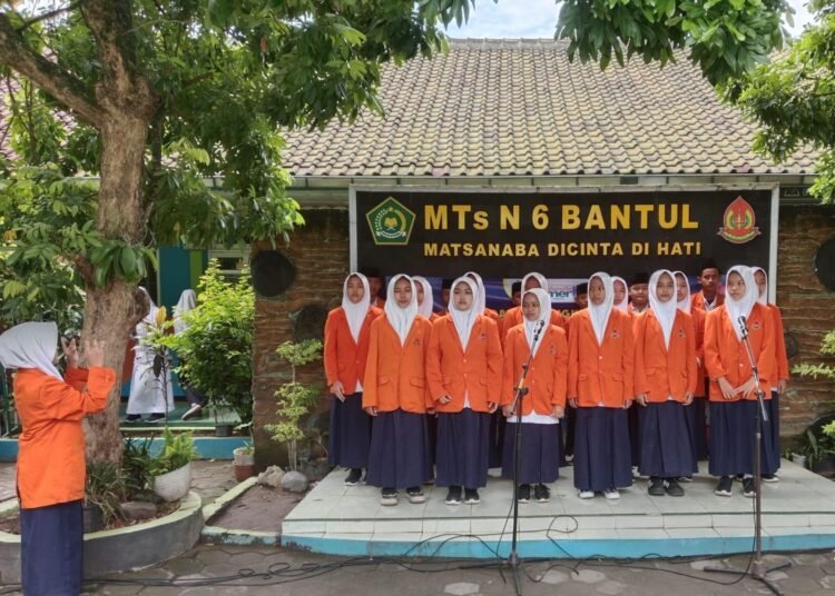 Kelas 8B Raih Juara 1 Lomba Paduan Suara Peringatan Hari Santri MTsN 6 Bantul 46 MTsN 6 Bantul