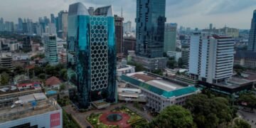 Tampak udara Gedung Kementerian BUMN di Jakarta sebagai simbol reformasi perusahaan negara Indonesia.