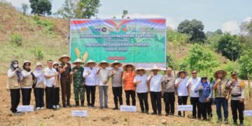 Dalam upaya mendukung program swasembada pangan nasional 2025, Kapolres Barru AKBP Ananda Fauzi Harahap, S.I.K., M.H., bersama Forkopimda